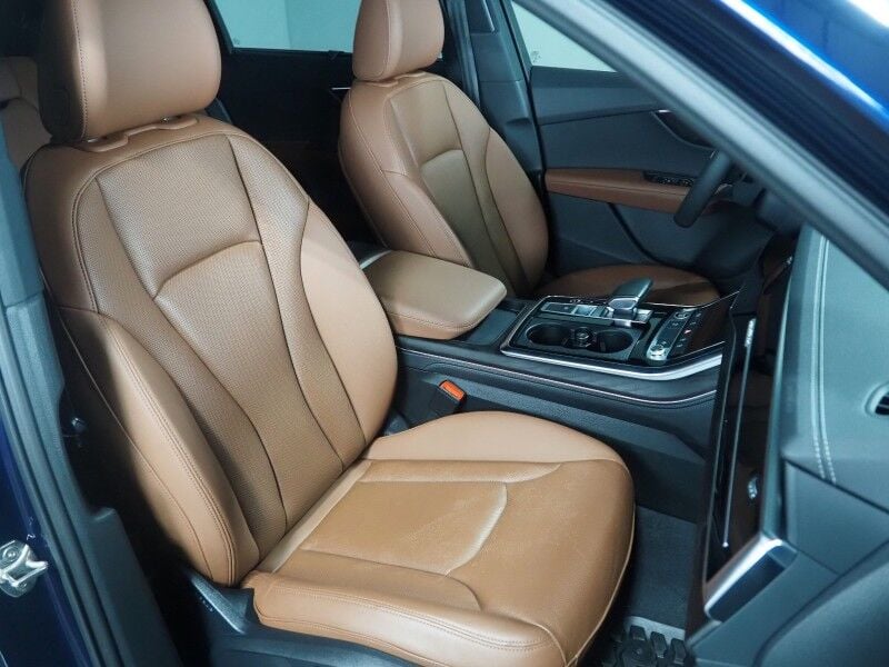 2023 Audi Q7 Premium Plus 45 TFSI Quattro - Image 3