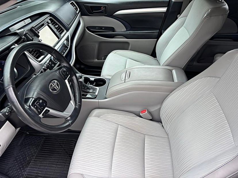 2019 Toyota Highlander - Image 3