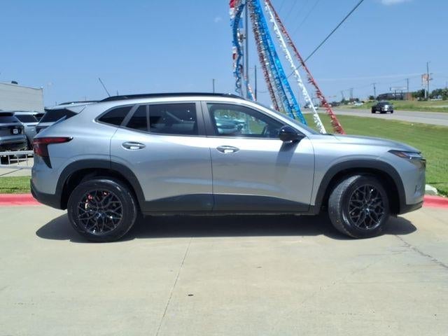 2024 Chevrolet Trax - Image 2