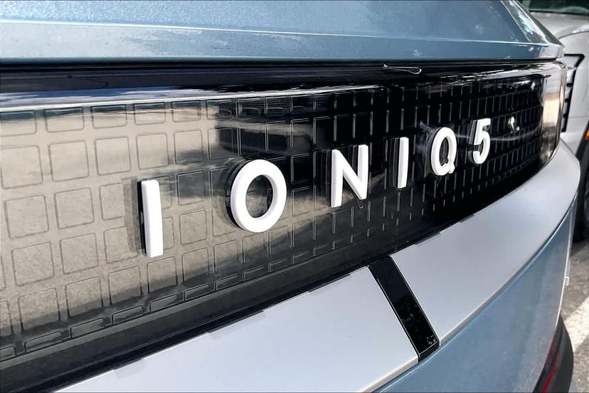 2026 Hyundai Ioniq 5 - Image 2