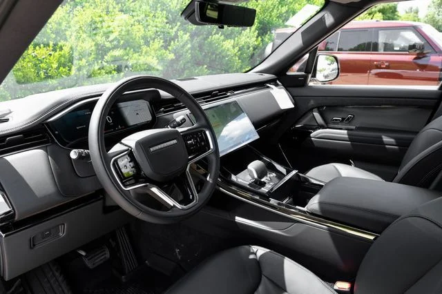 2026 Land Rover Range Rover Sport - Image 3