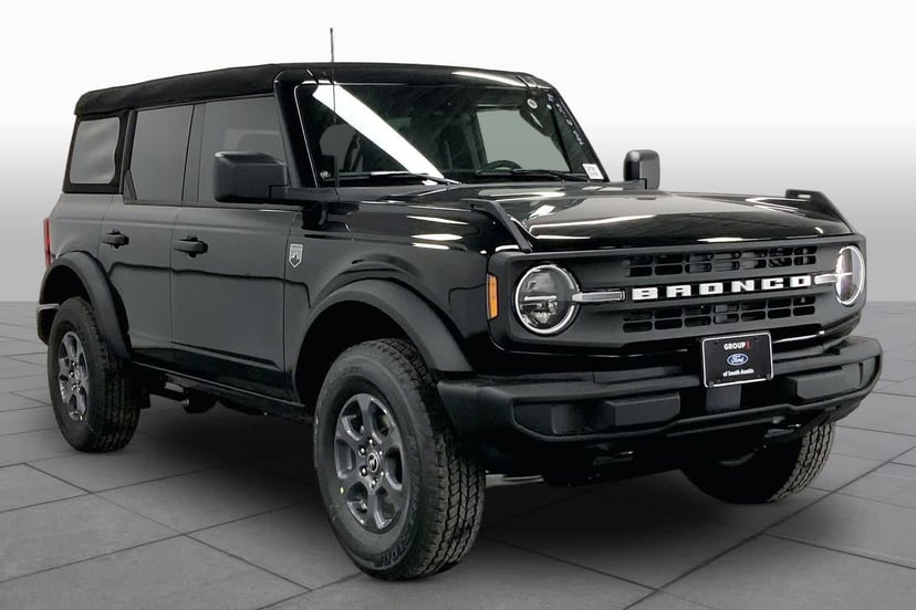 2026 Ford Bronco - Image 2