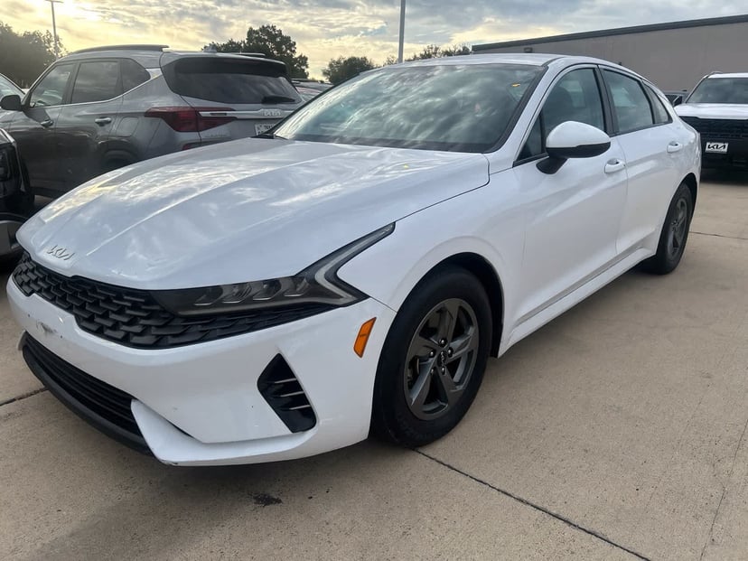2022 Kia K5 - Image 1