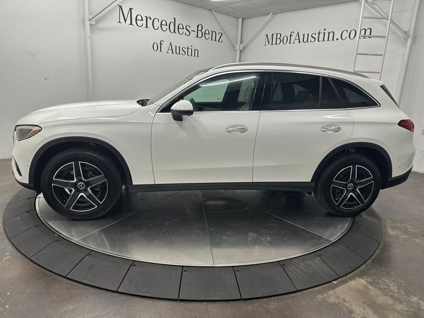 2027 Mercedes-Benz GLC - Image 1