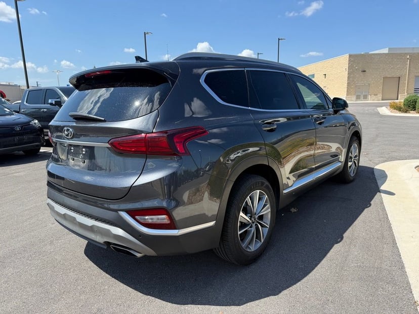 2020 Hyundai Santa Fe - Image 2