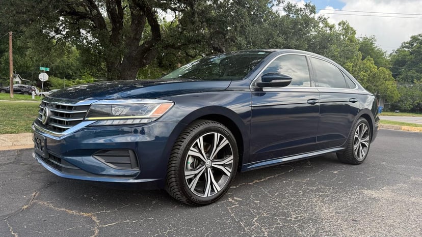 2022 Volkswagen Passat - Image 1