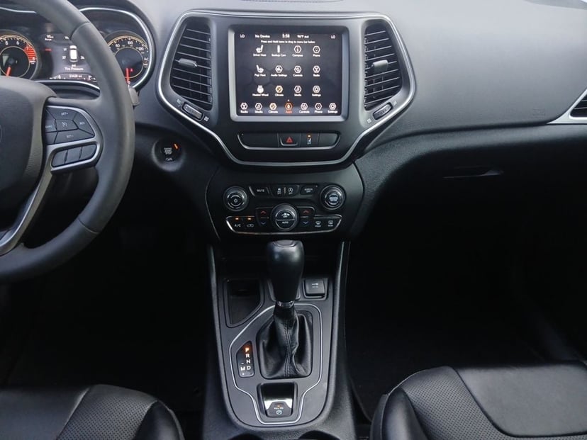 2022 Jeep Cherokee - Image 3