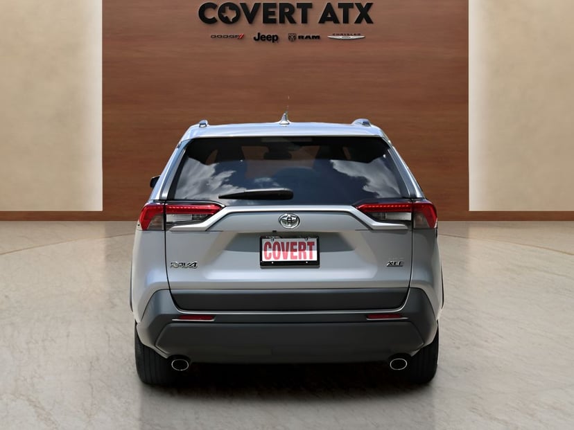2019 Toyota RAV4 - Image 3
