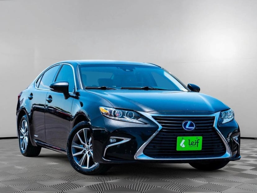 2017 Lexus ES - Image 1