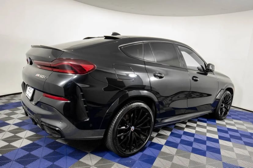 2022 BMW X6 - Image 2