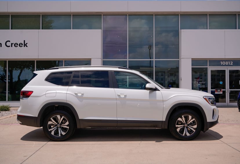 2026 Volkswagen Atlas - Image 2