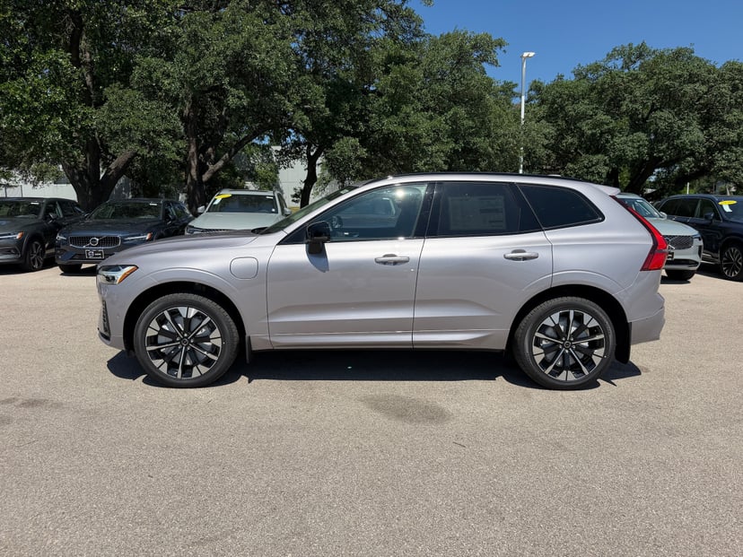 2026 Volvo XC60 - Image 1