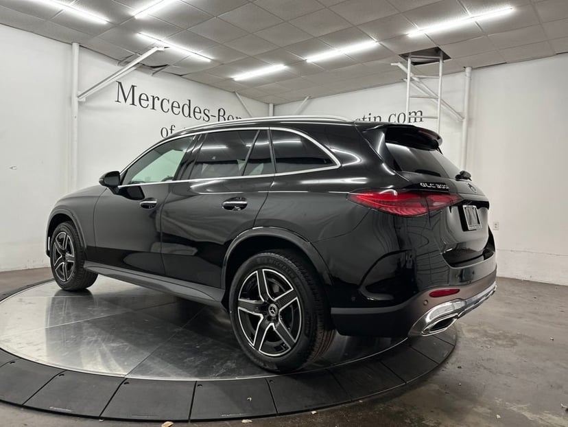 2026 Mercedes-Benz GLC - Image 2