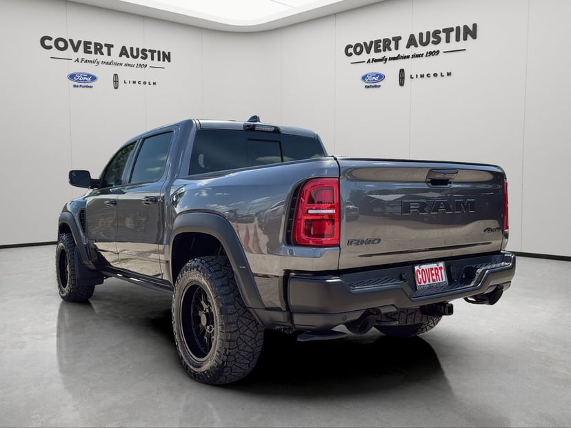 2025 Ram 1500 - Image 3