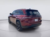 2023 Jeep Grand Cherokee - Preview 3