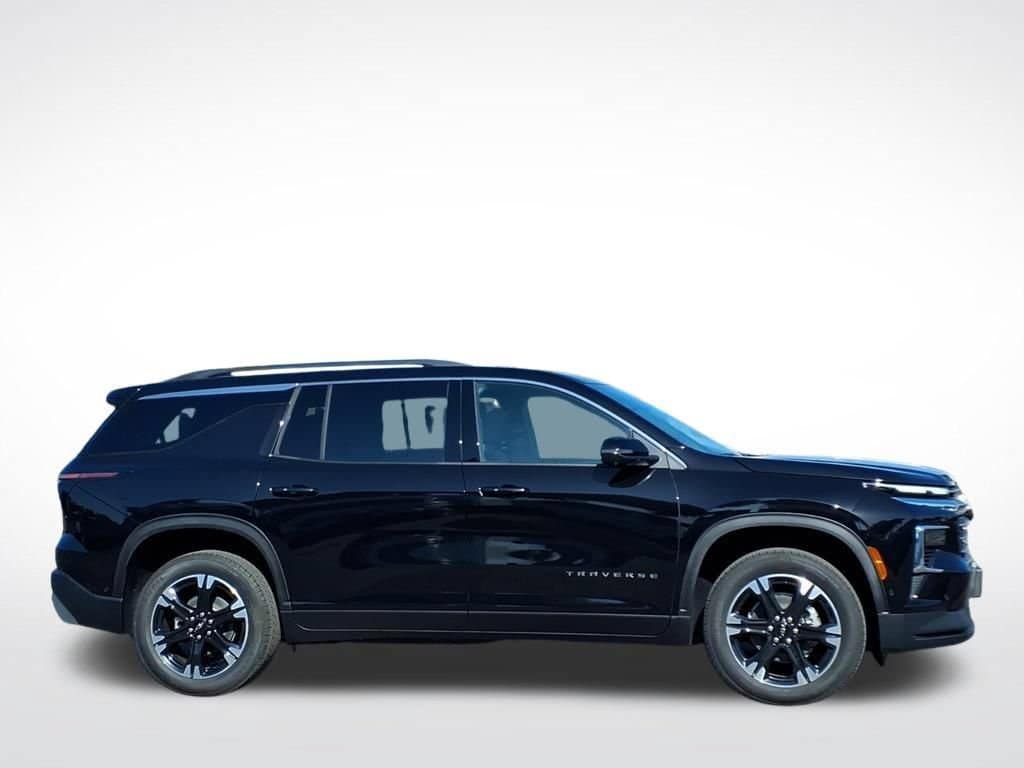 2027 Chevrolet Traverse - Image 1