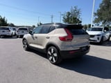 2025 Volvo EX40 - Preview 3