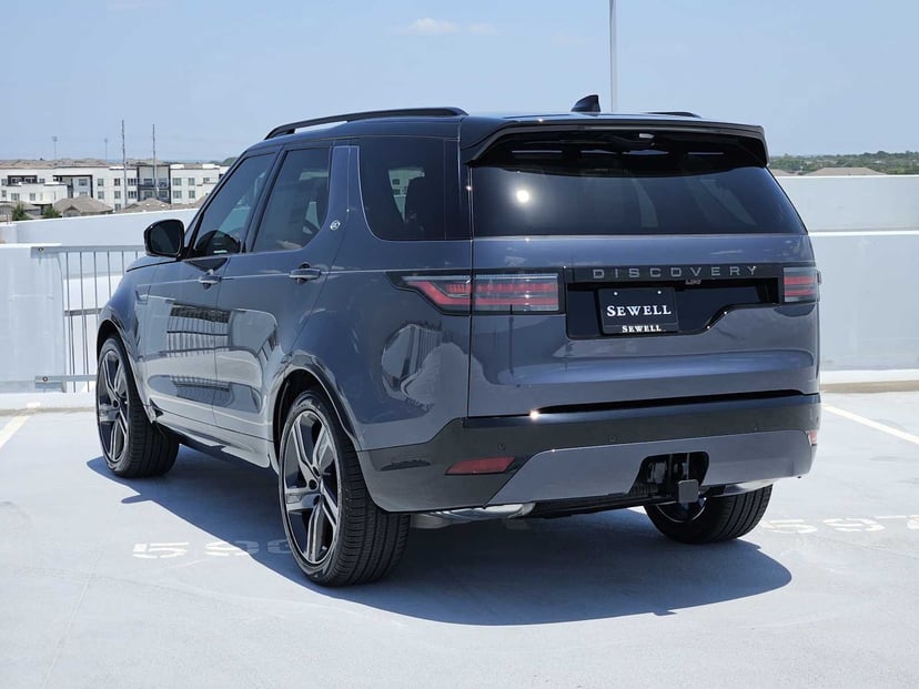 2026 Land Rover Discovery - Image 3