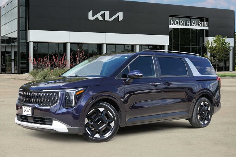 2025 Kia Carnival - Image 1