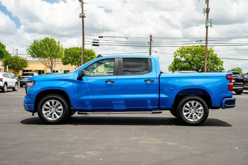 2025 Chevrolet Silverado 1500 - Image 2