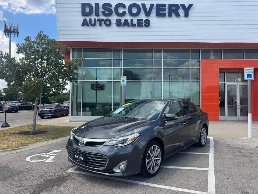 2015 Toyota Avalon - Image 1