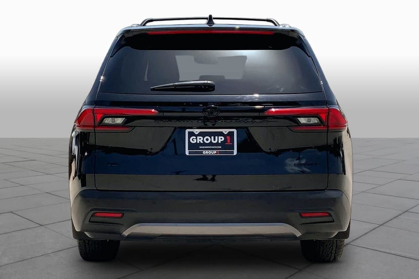 2024 Toyota Grand Highlander - Image 3
