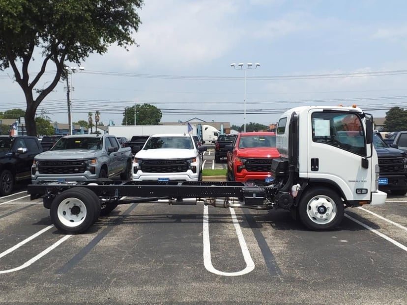 2025 Chevrolet Low Cab Forward - Image 3