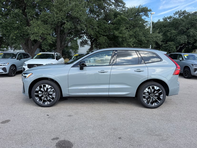 2026 Volvo XC60 - Image 1