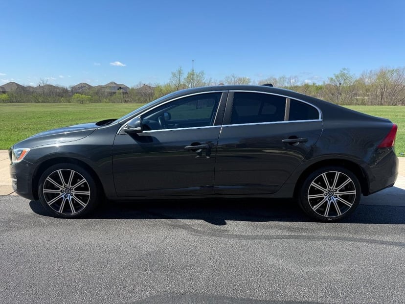 2014 Volvo S60 - Image 2