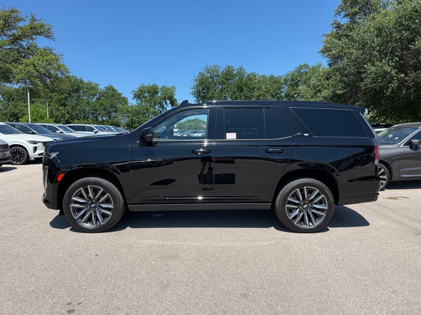 2024 Cadillac Escalade - Image 3