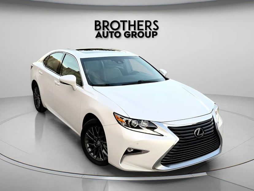 2018 Lexus ES - Image 1