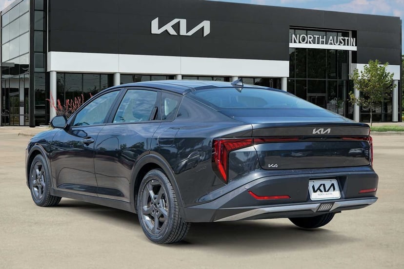 2025 Kia K4 - Image 3