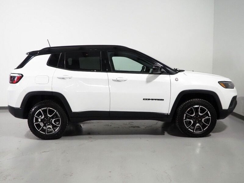 2025 Jeep Compass Trailhawk 4WD - Image 2
