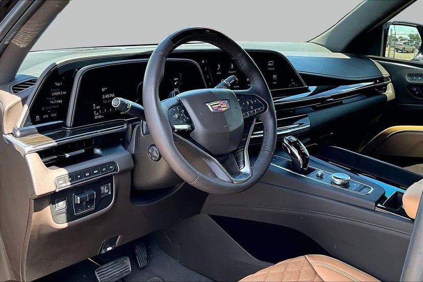 2024 Cadillac Escalade - Image 2