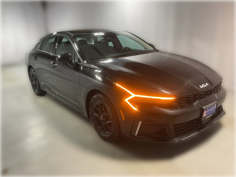 2025 Kia K5 - Image 1