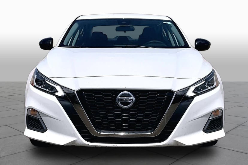 2022 Nissan Altima - Image 3