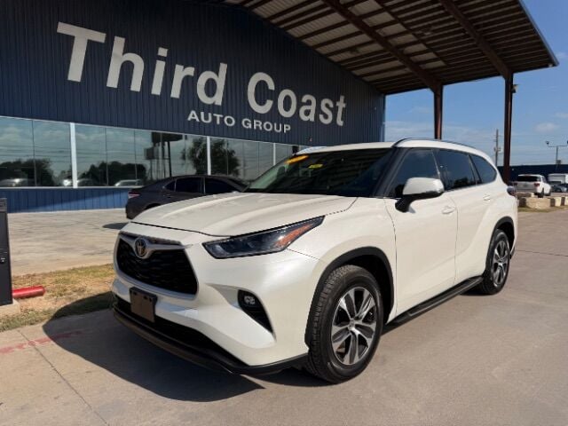 2021 Toyota Highlander - Image 1
