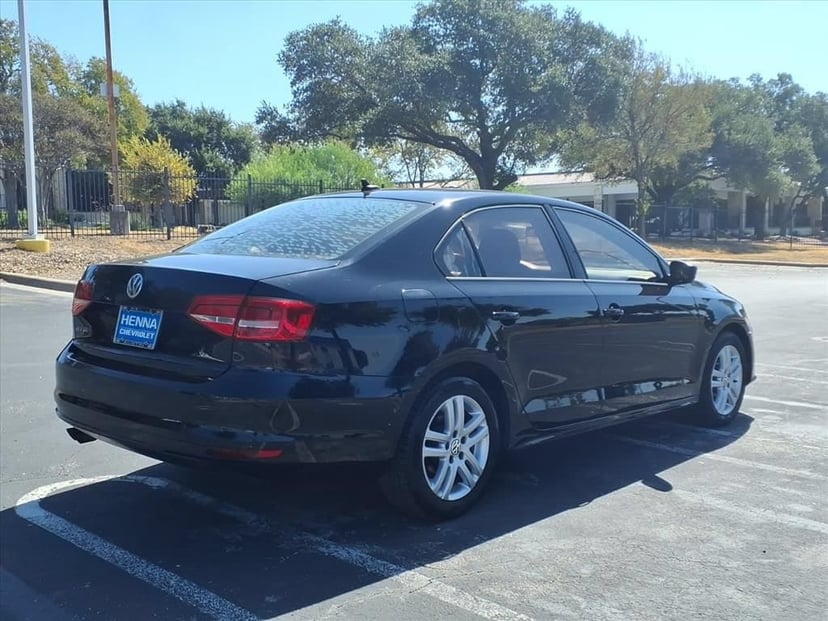 2015 Volkswagen Jetta - Image 3