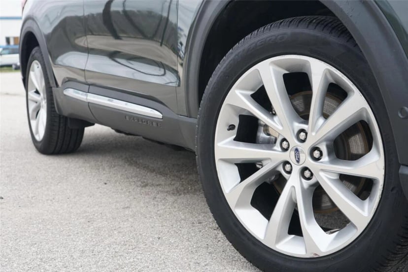 2022 Ford Explorer - Image 2