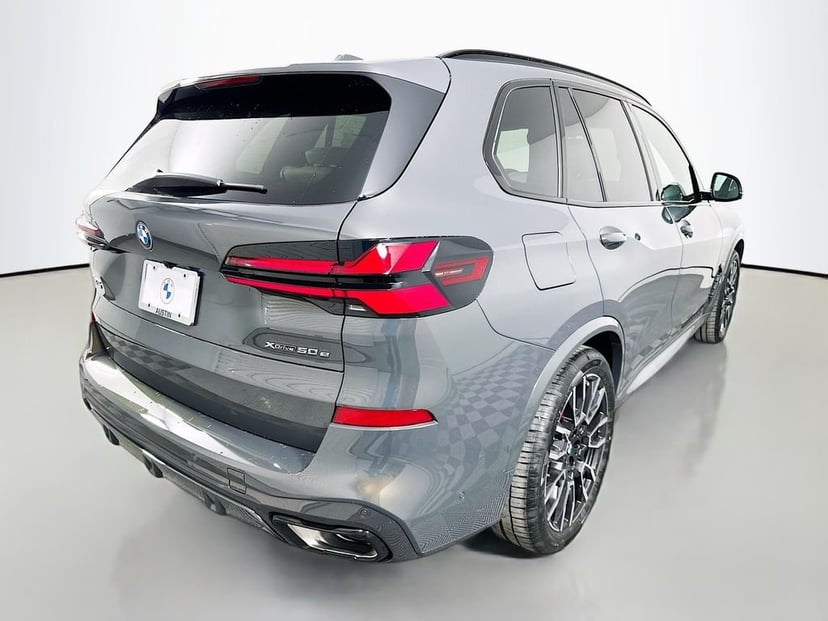 2026 BMW X5 - Image 2