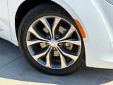 2017 Chrysler Pacifica - Preview 2