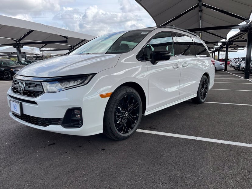 2027 Honda Odyssey - Image 1