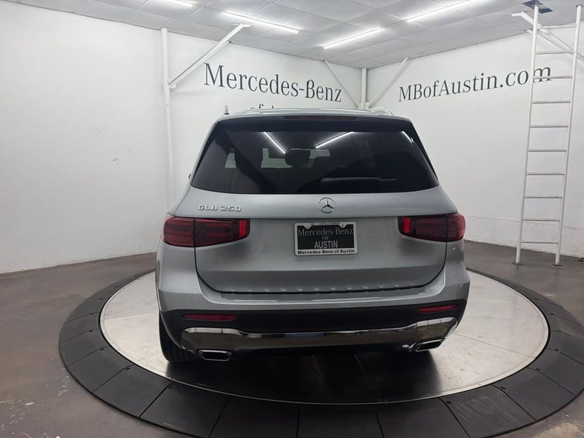 2026 Mercedes-Benz GLB - Image 3