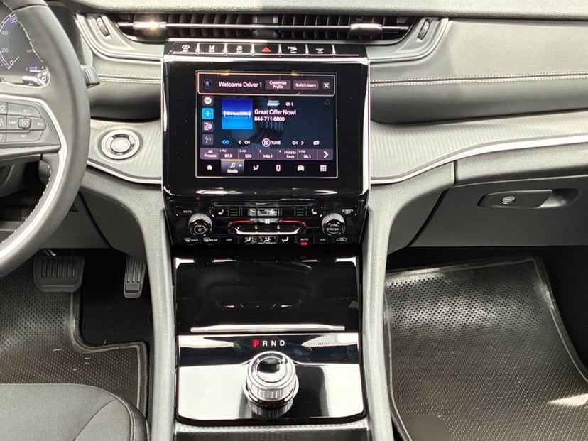 2026 Jeep Grand Cherokee L - Image 2