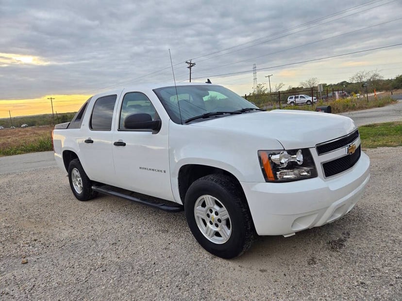 2007 Chevrolet Avalanche - Image 1