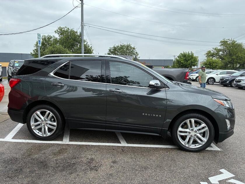 2018 Chevrolet Equinox - Image 2