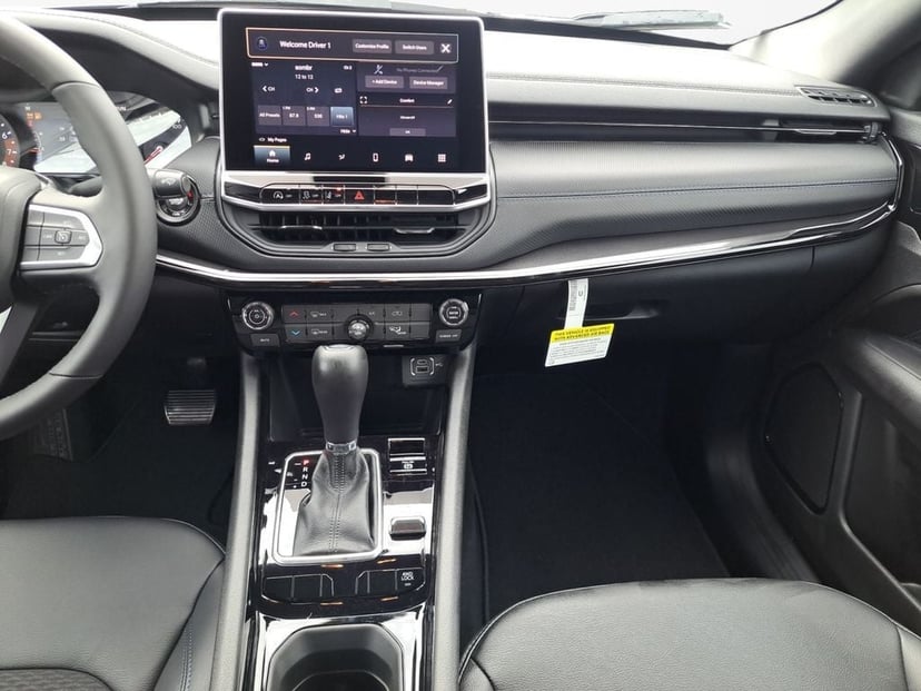 2026 Jeep Compass - Image 3