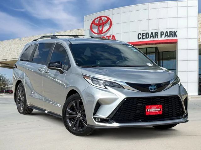 2022 Toyota Sienna - Image 1