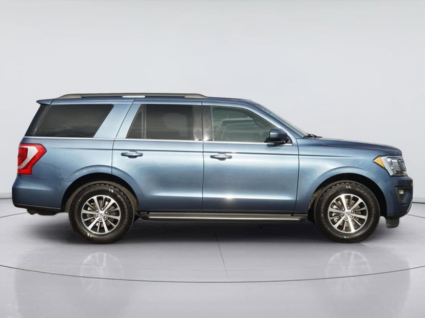 2019 Ford Expedition - Image 2