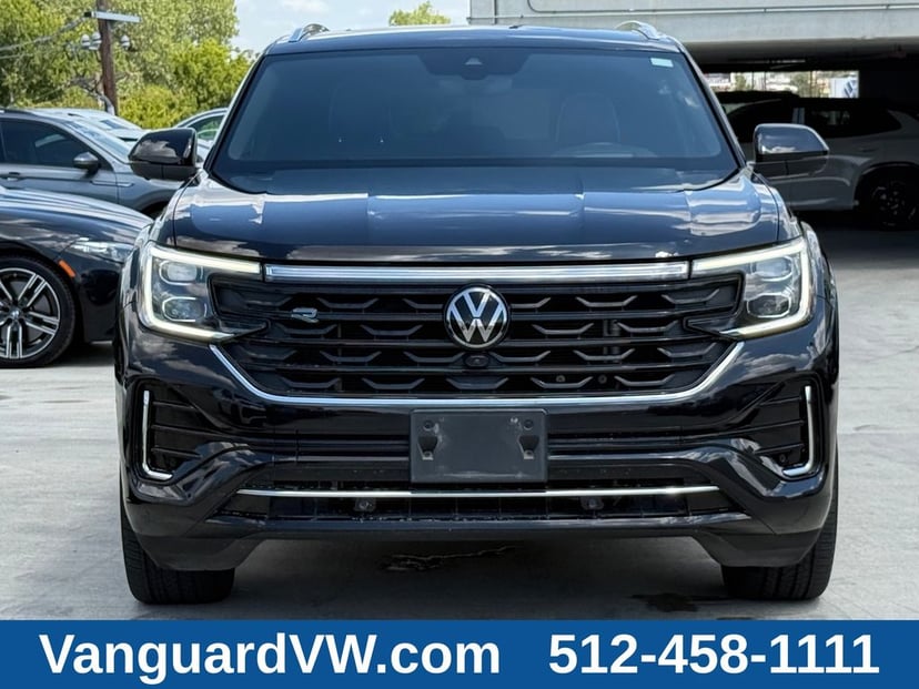 2024 Volkswagen Atlas Cross Sport - Image 3